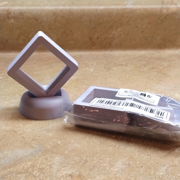 💗5/$25  Small white jewelry and coin display boxes with stand - Picture 1 of 6